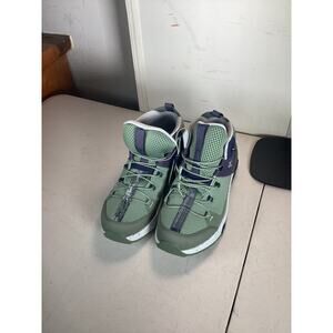 On Cloudtrax Women's Hiking Midnight Glacier Size 8.5
